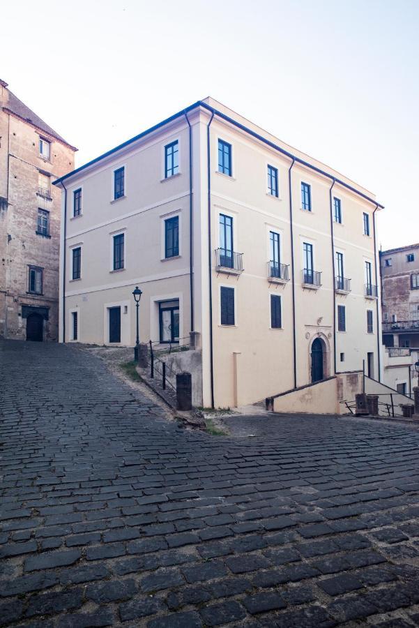 Dimora De Matera Luxury Suites โกเซนซา ภายนอก รูปภาพ