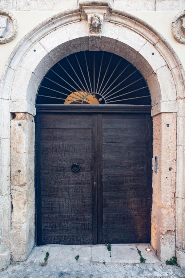 Dimora De Matera Luxury Suites โกเซนซา ภายนอก รูปภาพ