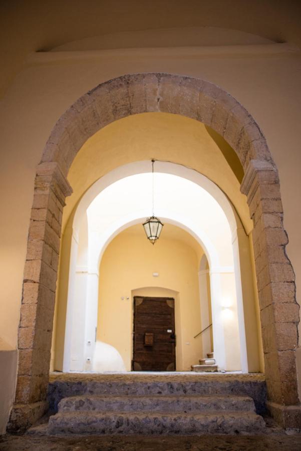 Dimora De Matera Luxury Suites โกเซนซา ภายนอก รูปภาพ