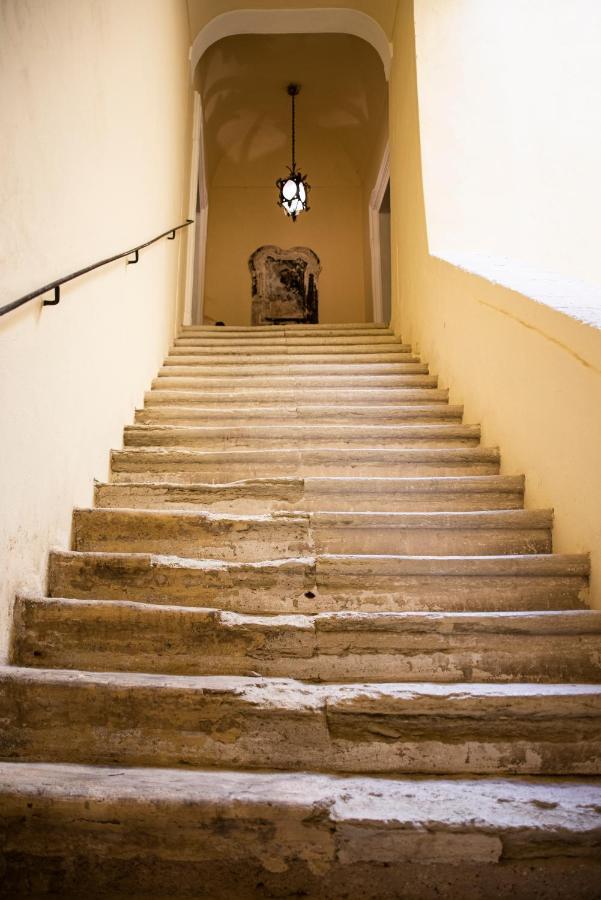 Dimora De Matera Luxury Suites โกเซนซา ภายนอก รูปภาพ