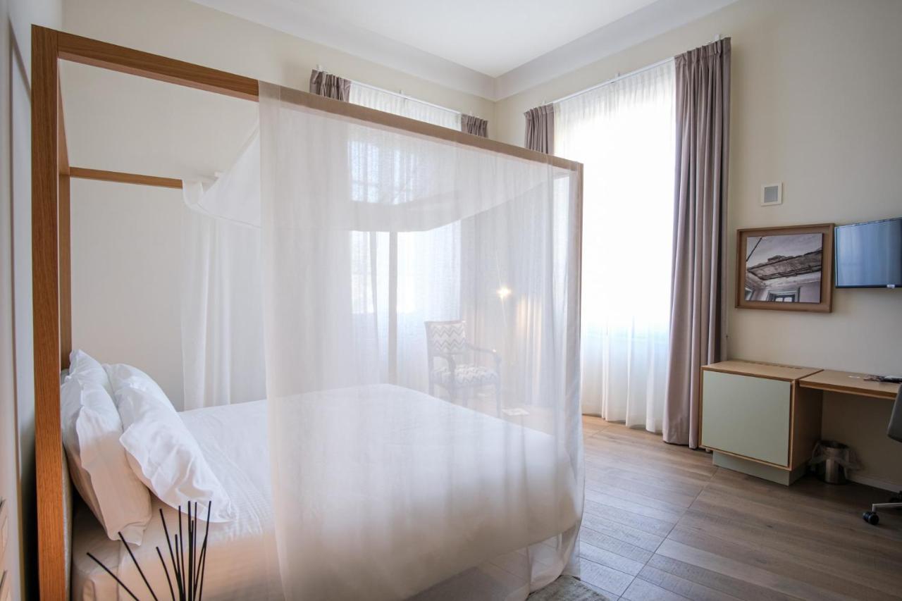 Dimora De Matera Luxury Suites โกเซนซา ภายนอก รูปภาพ